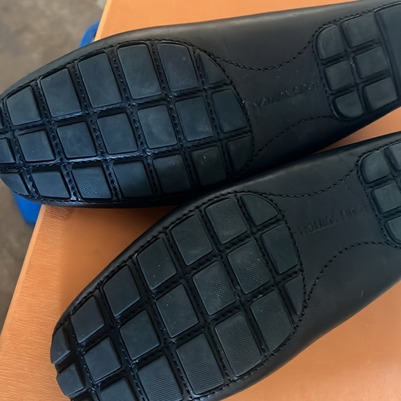 Almost new in great conditions use onces..  still in box .. - Picture 4 of 4